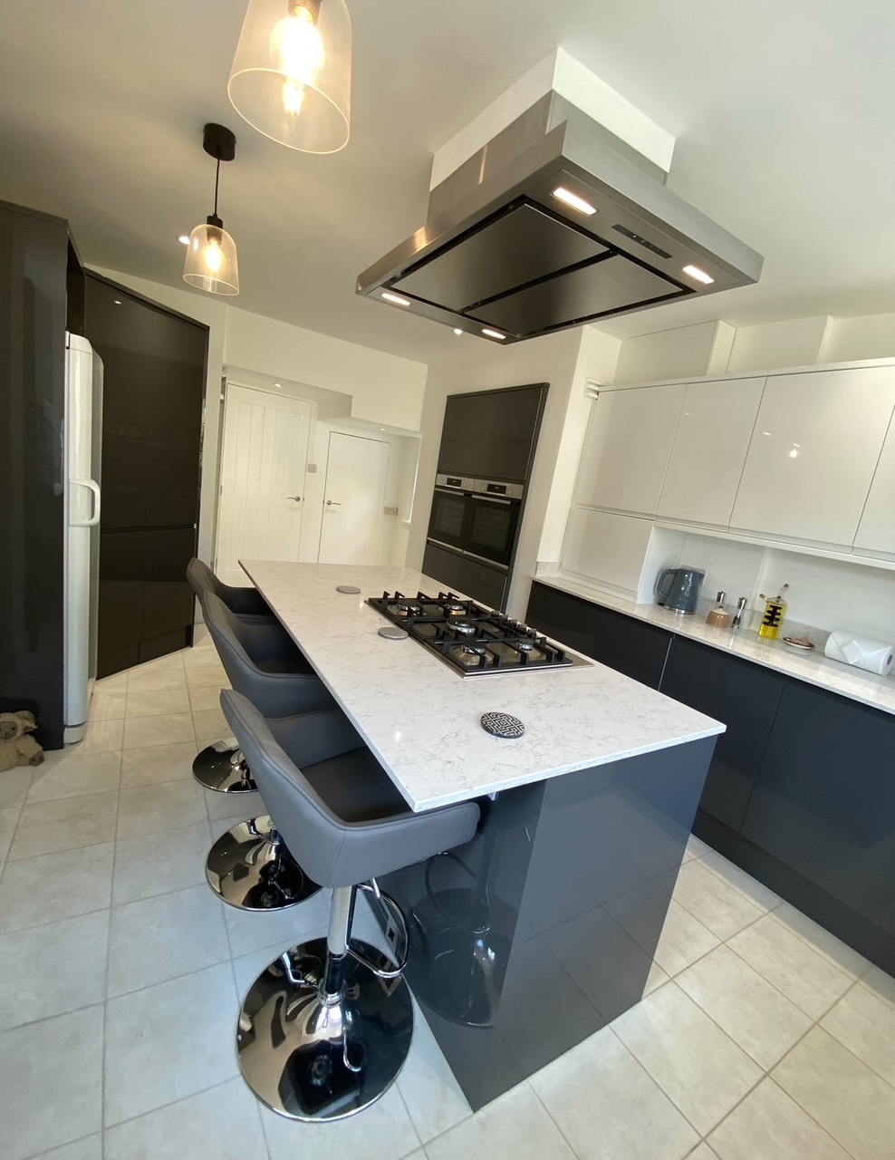 A fabulous bespoke kitchen designed for this Hythe customer from Dymchurch Improvements.