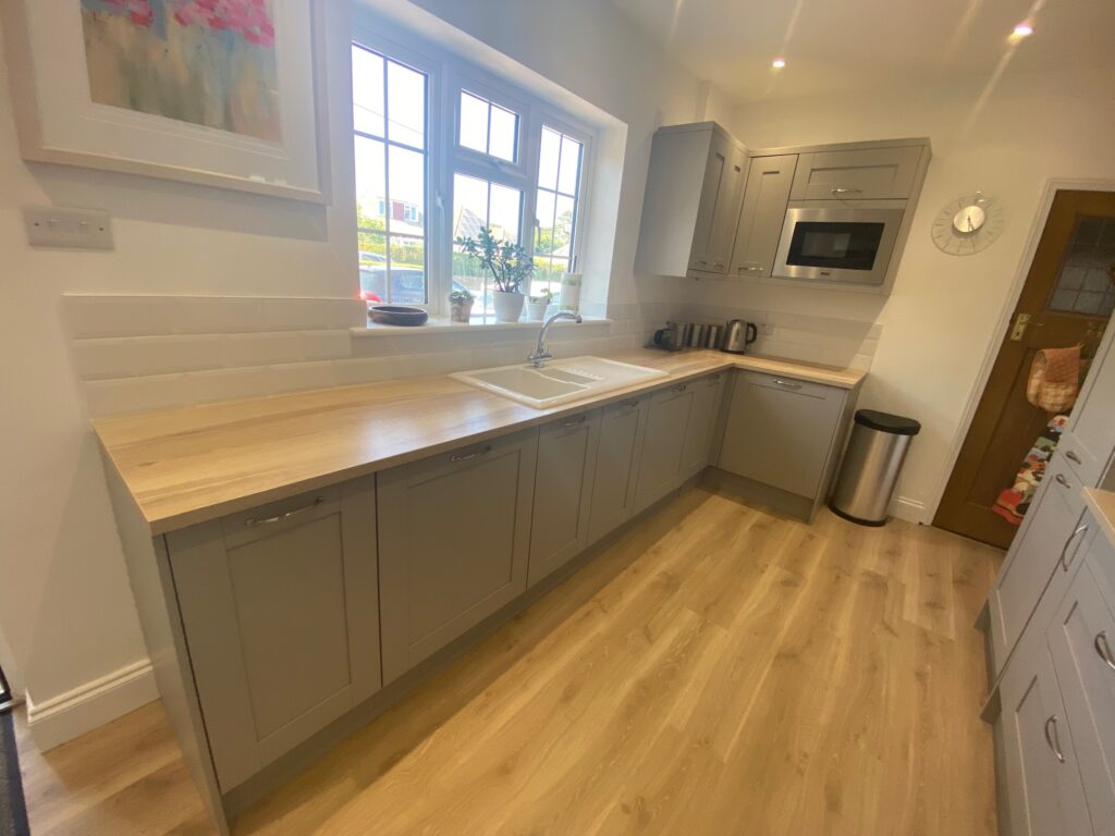 We fitted this kitchen sides and brought this kitchen to life. Dymchurch Improvements can help.