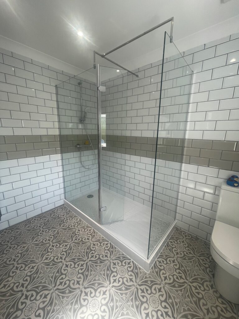 A fabulous new shower structure on this en-suite project from Dymchurch Improvements