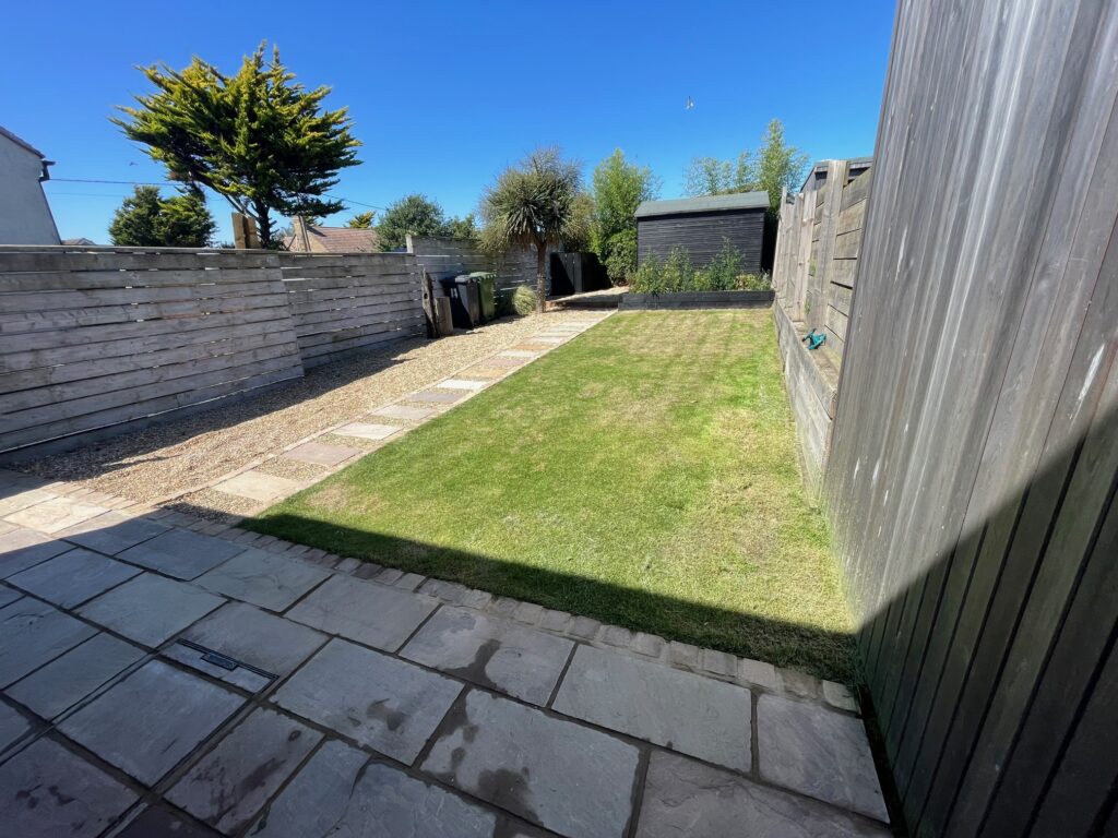 We complete this renovation with landscaping of the grounds.