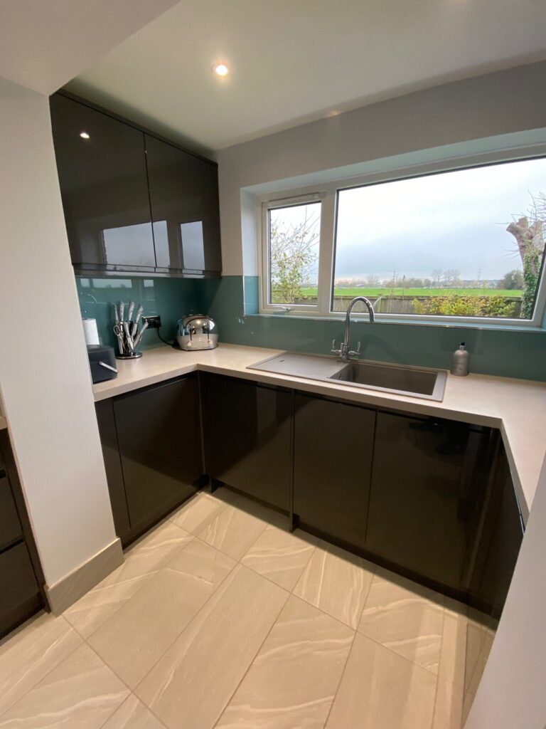 Brand new spacious worktops for this fitted kitchen from Dymchurch Improvements